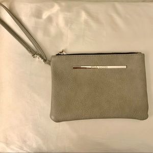 STEVE MADDEN WRISTLET (NEW)